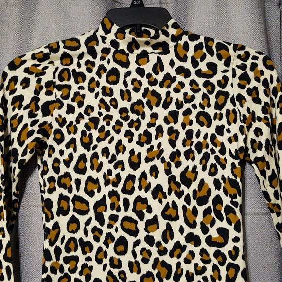 Gaze Leopard Print Mock Turtleneck Sz XS. NWOT - Picture 3 of 7